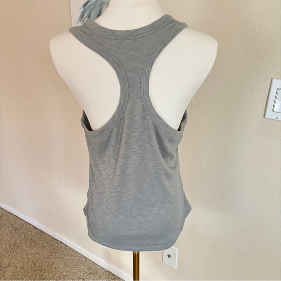 Vuori Sunrise High Neck Green Tank Top - Picture 3 of 5